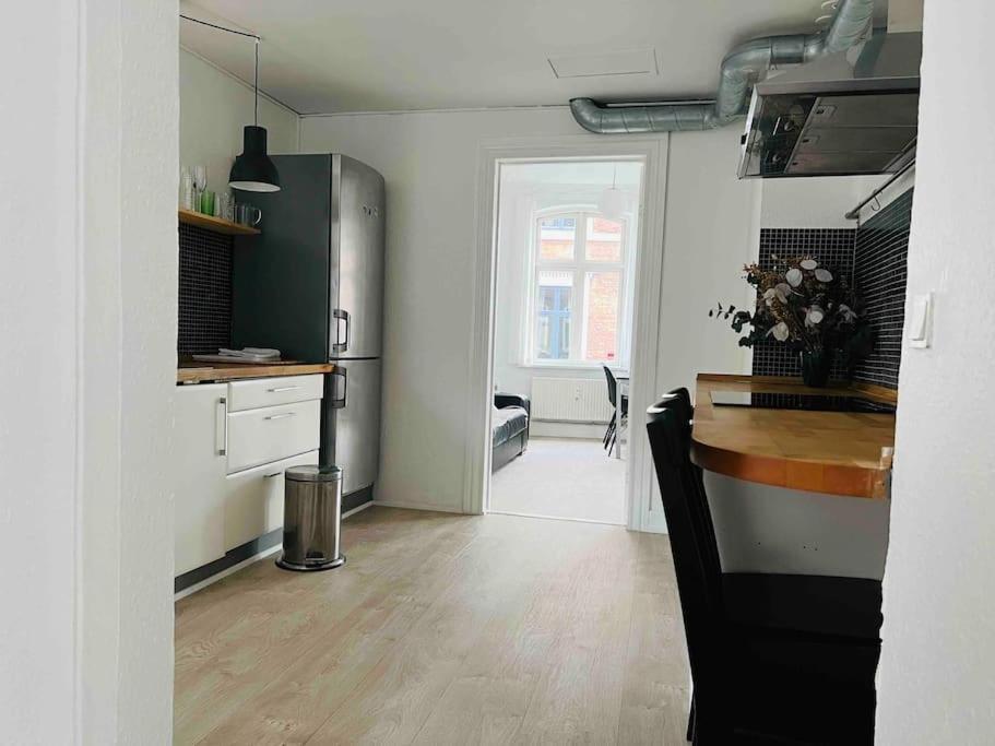 Lovely 1-Bedroom Condo In Aarhus C Luaran gambar